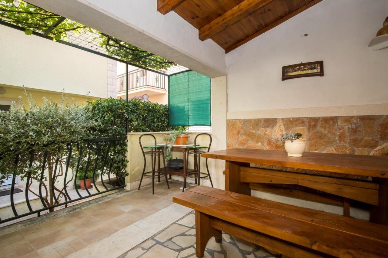Apartmani Filipic Бол Экстерьер фото