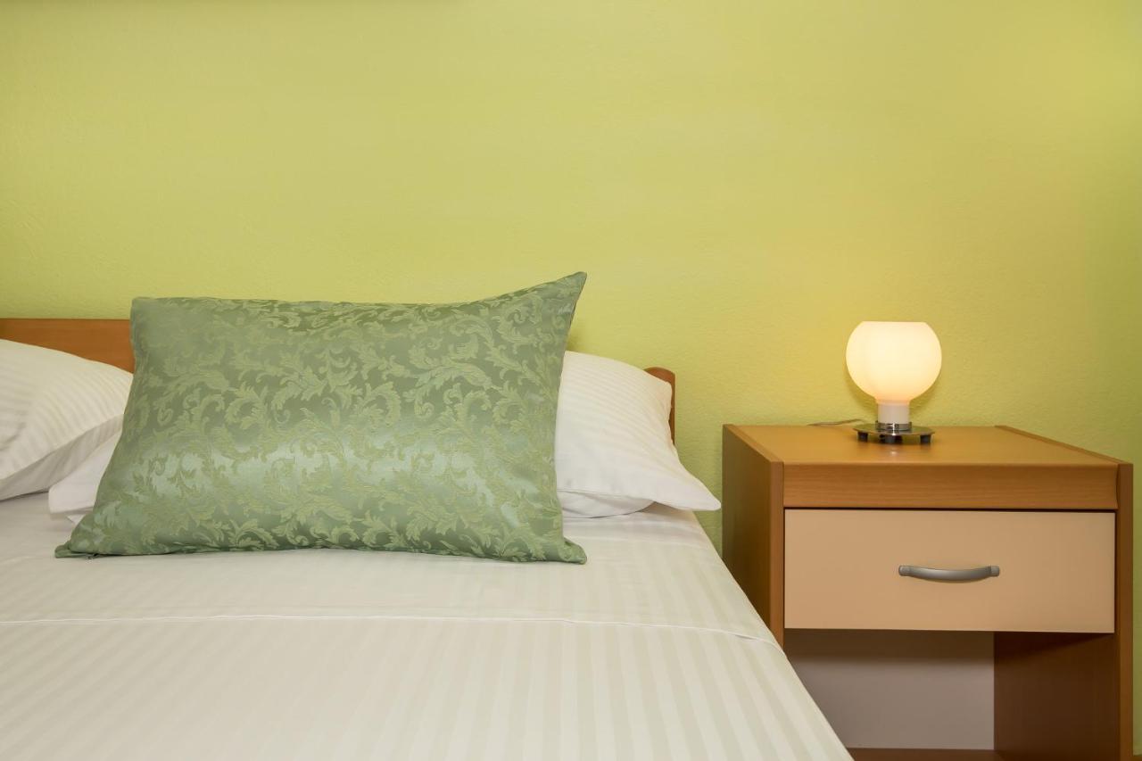 Apartmani Filipic Бол Экстерьер фото