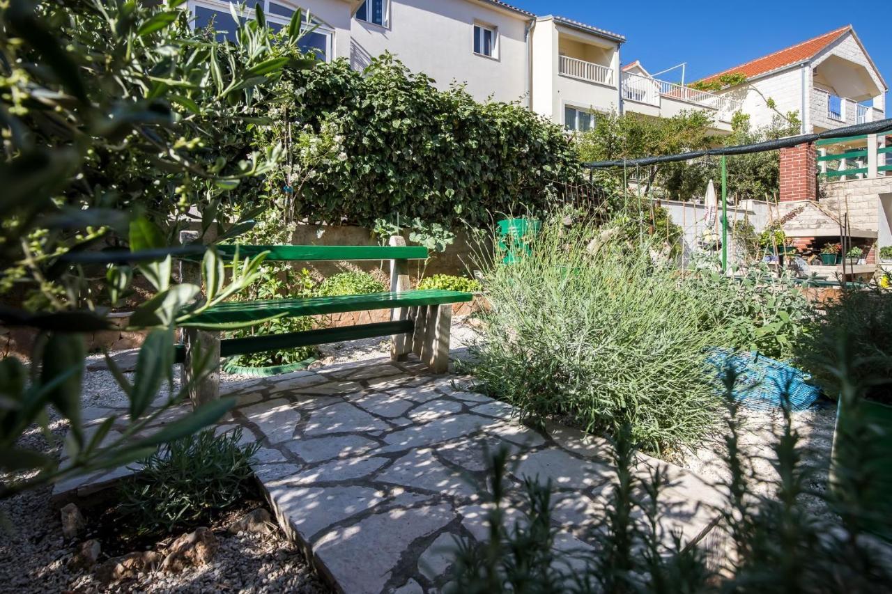 Apartmani Filipic Бол Экстерьер фото