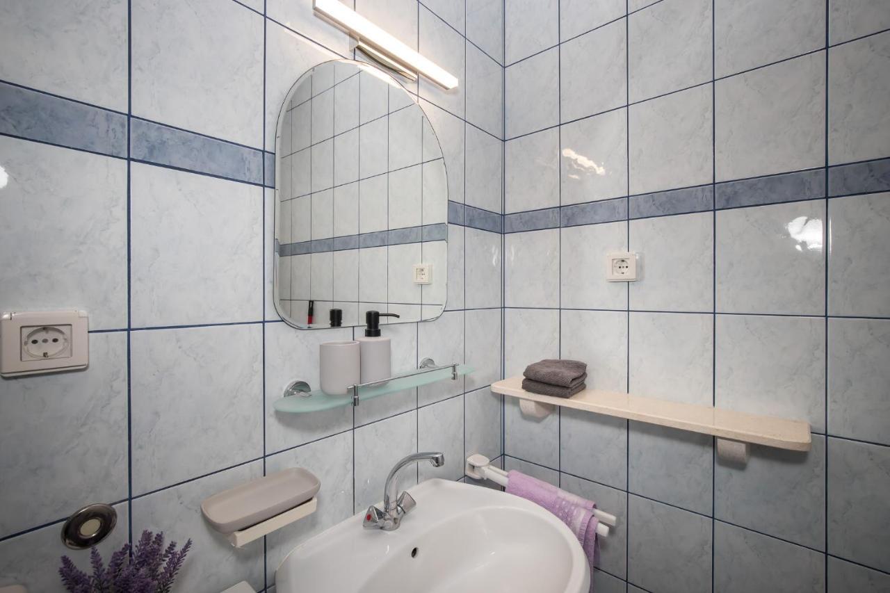 Apartmani Filipic Бол Экстерьер фото