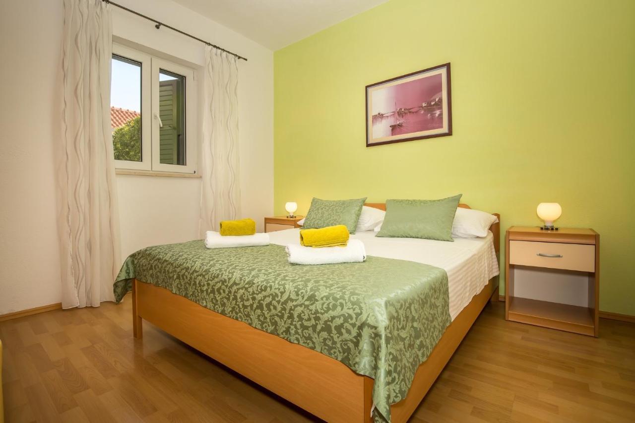 Apartmani Filipic Бол Экстерьер фото