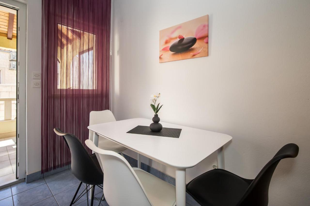 Apartmani Filipic Бол Экстерьер фото