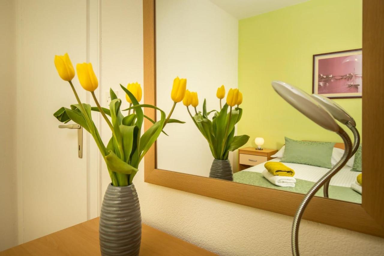Apartmani Filipic Бол Экстерьер фото