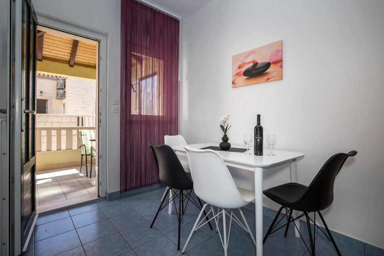 Apartmani Filipic Бол Экстерьер фото